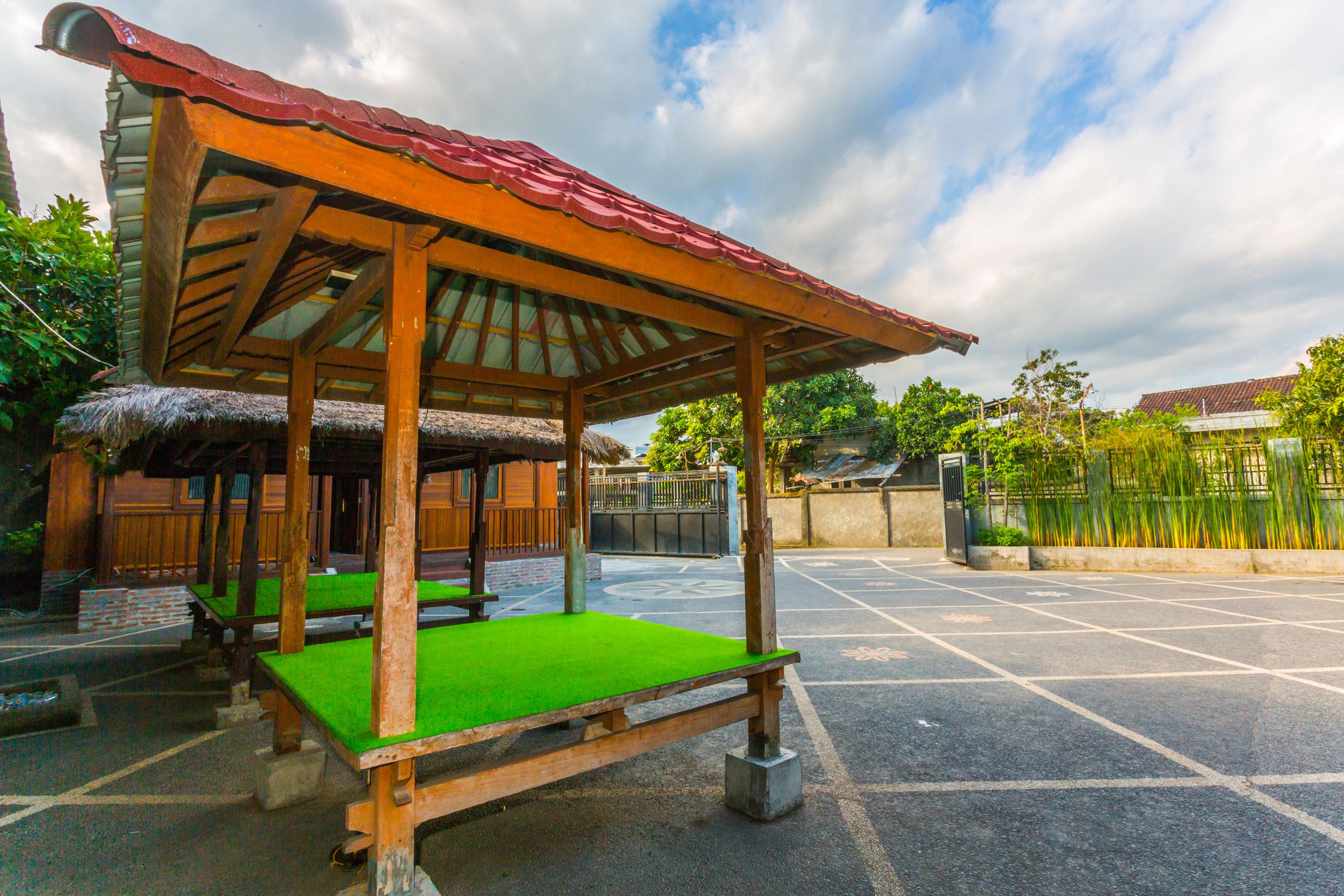 马塔兰 Oyo 1427阿扎拉伊斯兰旅馆酒店 外观 照片